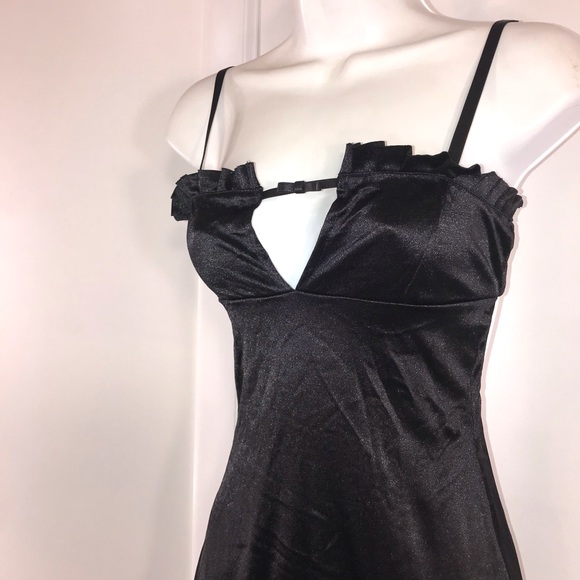 Black Ruffle Stretchy Garter Slip, size S/M - Picture 3 of 9